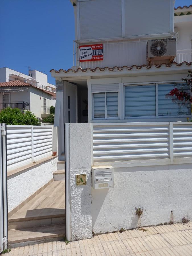 Monleon Villa A 10 Minutos De La Playa 2 Parking Gratuito Roses Buitenkant foto